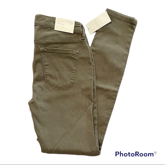 NWT Jessica Simpson Kiss Me Super Skinny Jeans in Soft Olive - Picture 3 of 10
